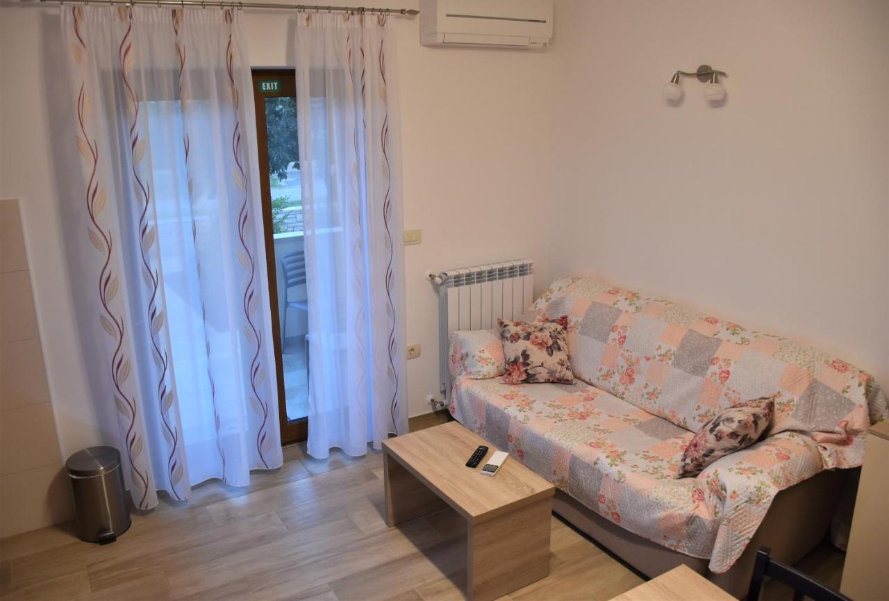Apartmani Diana Novigrad Istria Exterior foto
